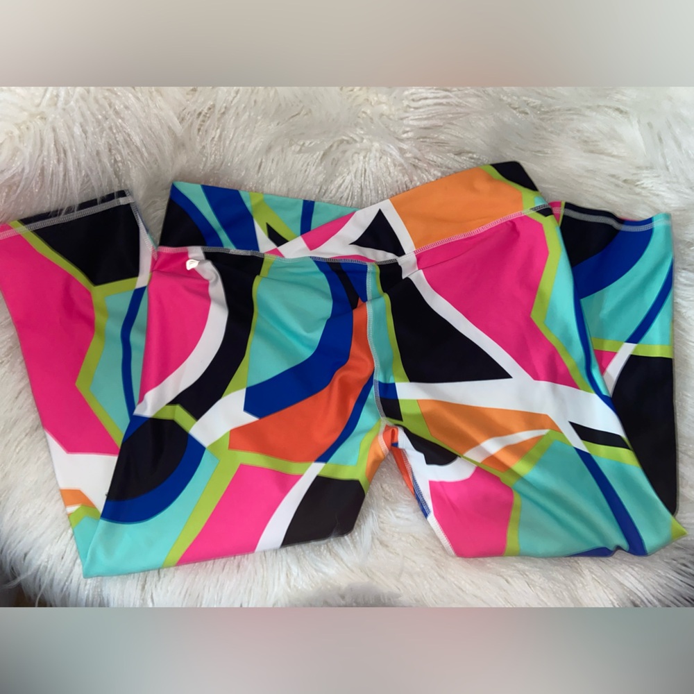 Fabletics Multicolor Geometric Activewear - image 6